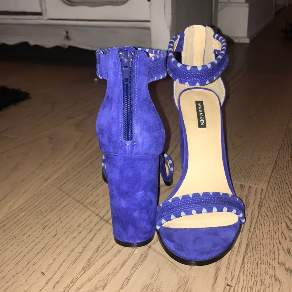 Sandals - Picture 4 of 6